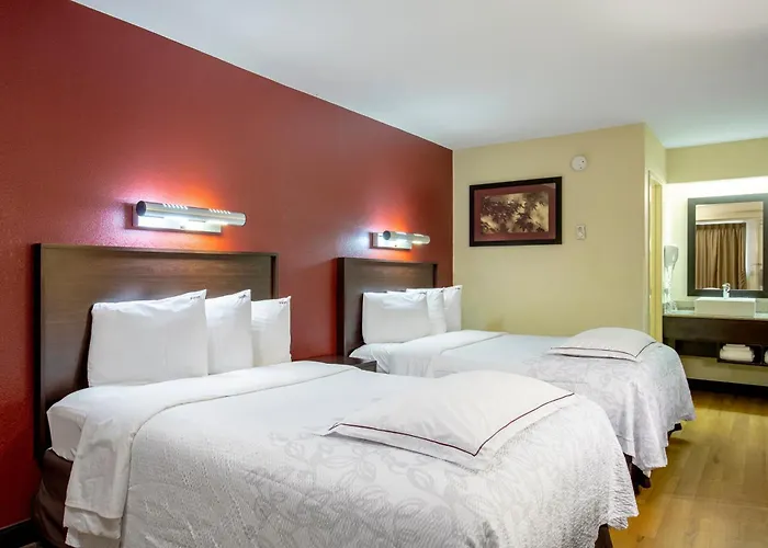 Red Roof Plus+ Chicago - Hotel Willowbrook