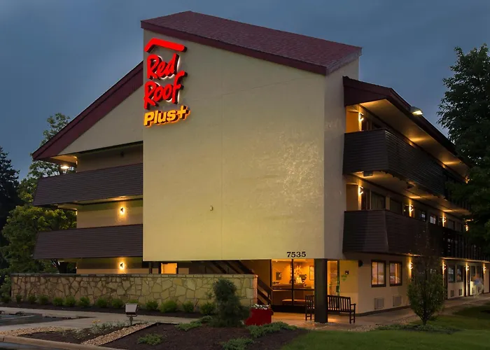 Red Roof Plus+ Chicago - Hotel Willowbrook