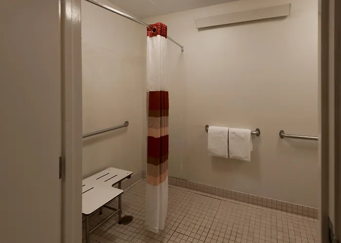 Red Roof Plus+ Chicago - Hotel 3*