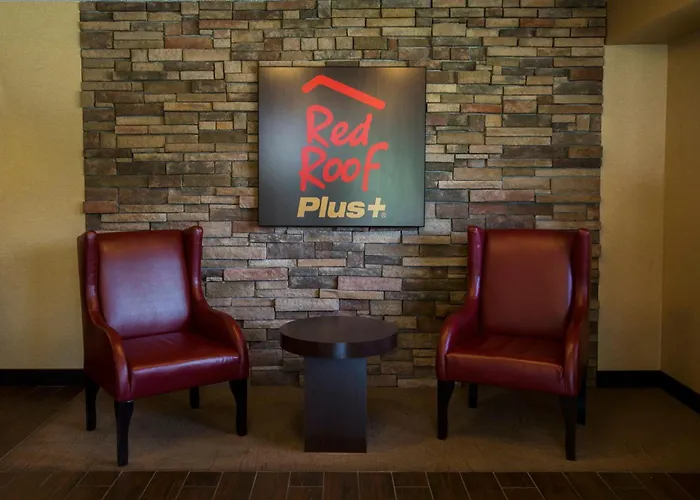 Hotel Red Roof Plus+ Chicago -