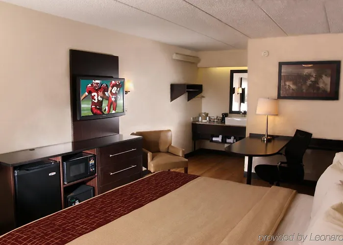 Hotel Red Roof Plus+ Chicago - 3*