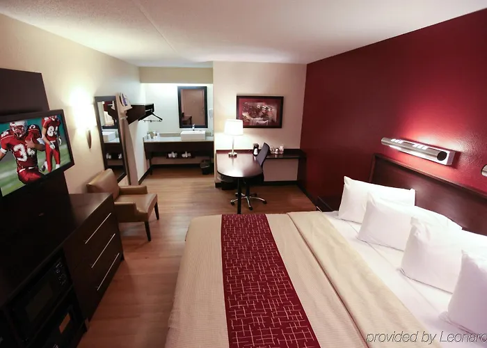Red Roof Plus+ Chicago - 3*