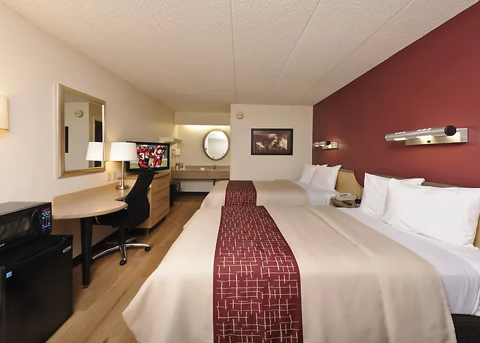 Red Roof Plus+ Chicago - Hotel Willowbrook