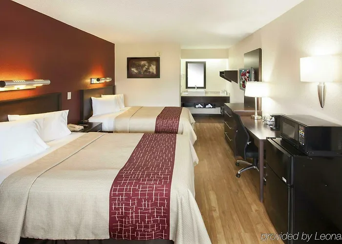 Hotel Red Roof Plus+ Chicago -