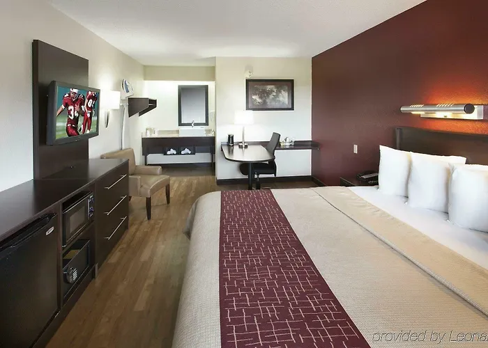 Red Roof Plus+ Chicago - 3*